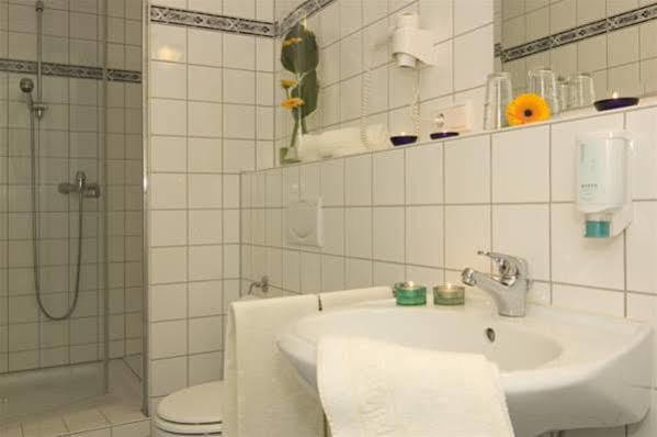 Hotel Nibelungen Hof クサンテン エクステリア 写真
